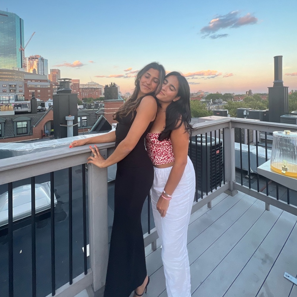 Meet your Posher, Lara